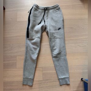 Nike Tech Fleece Taper Jogger Sweatpants Size S